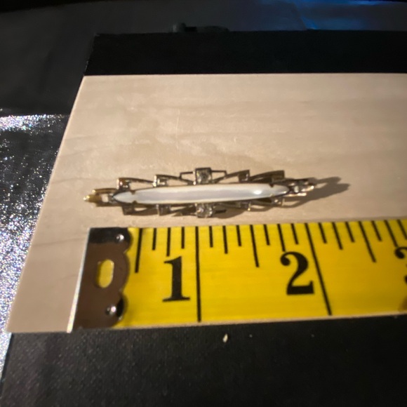 Vintage Art Deco Bar Pin w/Mother of Pearl and Rhinestones. - Picture 4 of 6